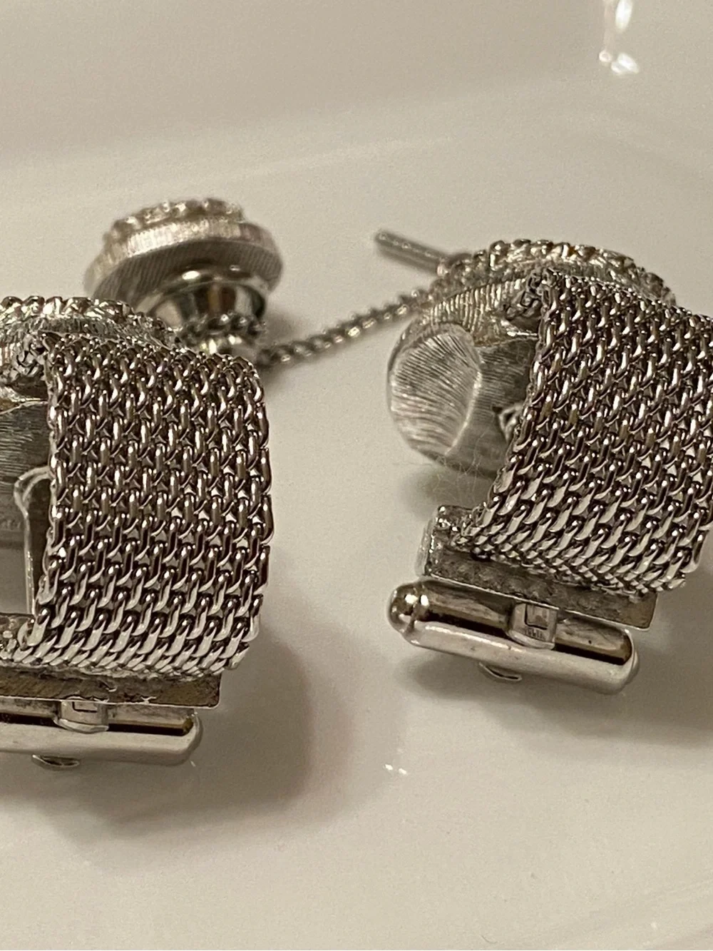 Men’s Silver-Tone Blue stone wrap around cufflinks and bar chain tie tack